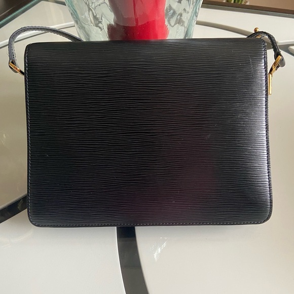 Louis Vuitton (LV) Epi leather bag - Picture 3 of 14